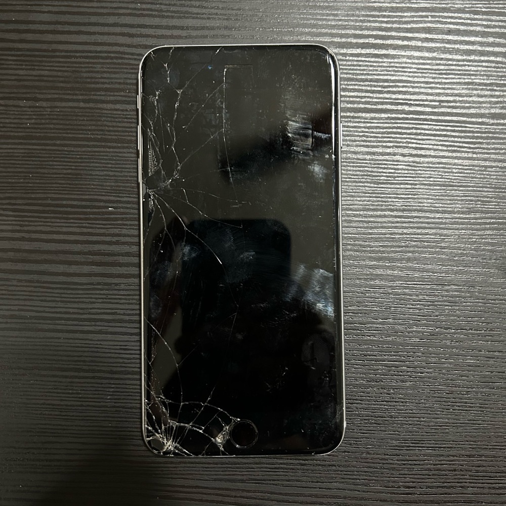iPhone 6 Plus - Picture 2 of 2